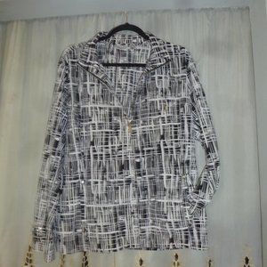 Zenergy by Chicos Womens Size 2 Light Zip Jacket with front pockets  Black/White
